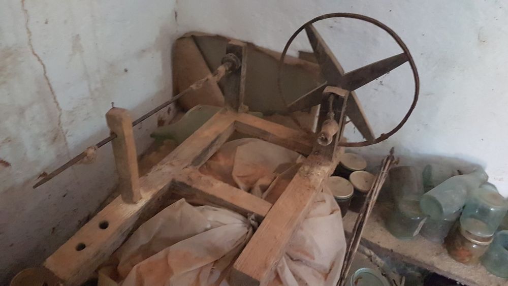 Стар дървен чекрък