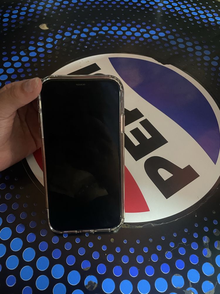 Продается айфон XR