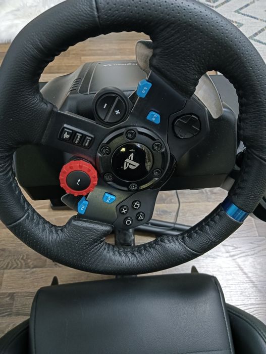 Loghitech G29 cu Schimbator + scaun