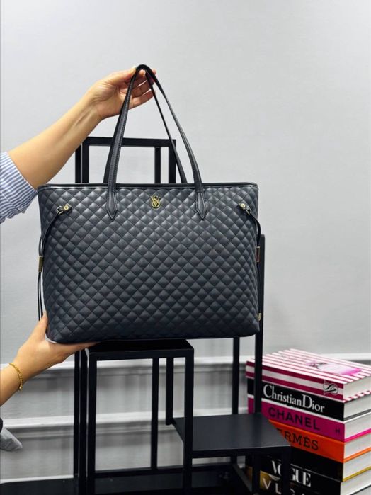 Geanta Victoria’S  Secret Noua !!! Dimensiuni 50/31 !!!