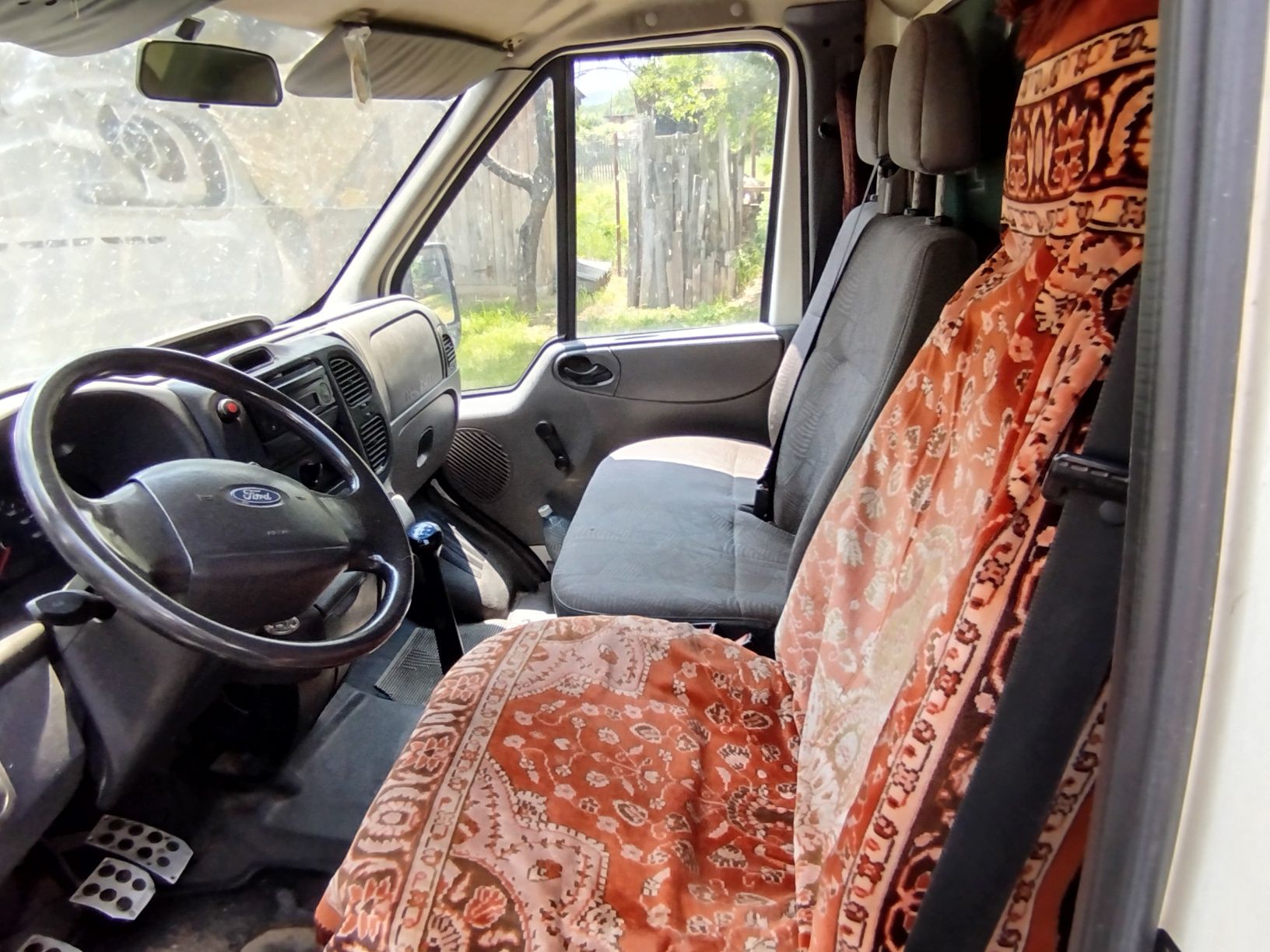 Vând Ford transit an de fabricație 2005