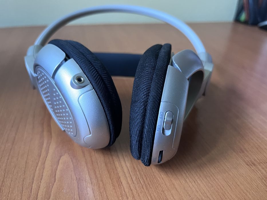 Casti wireless cu baterii reincarcabile