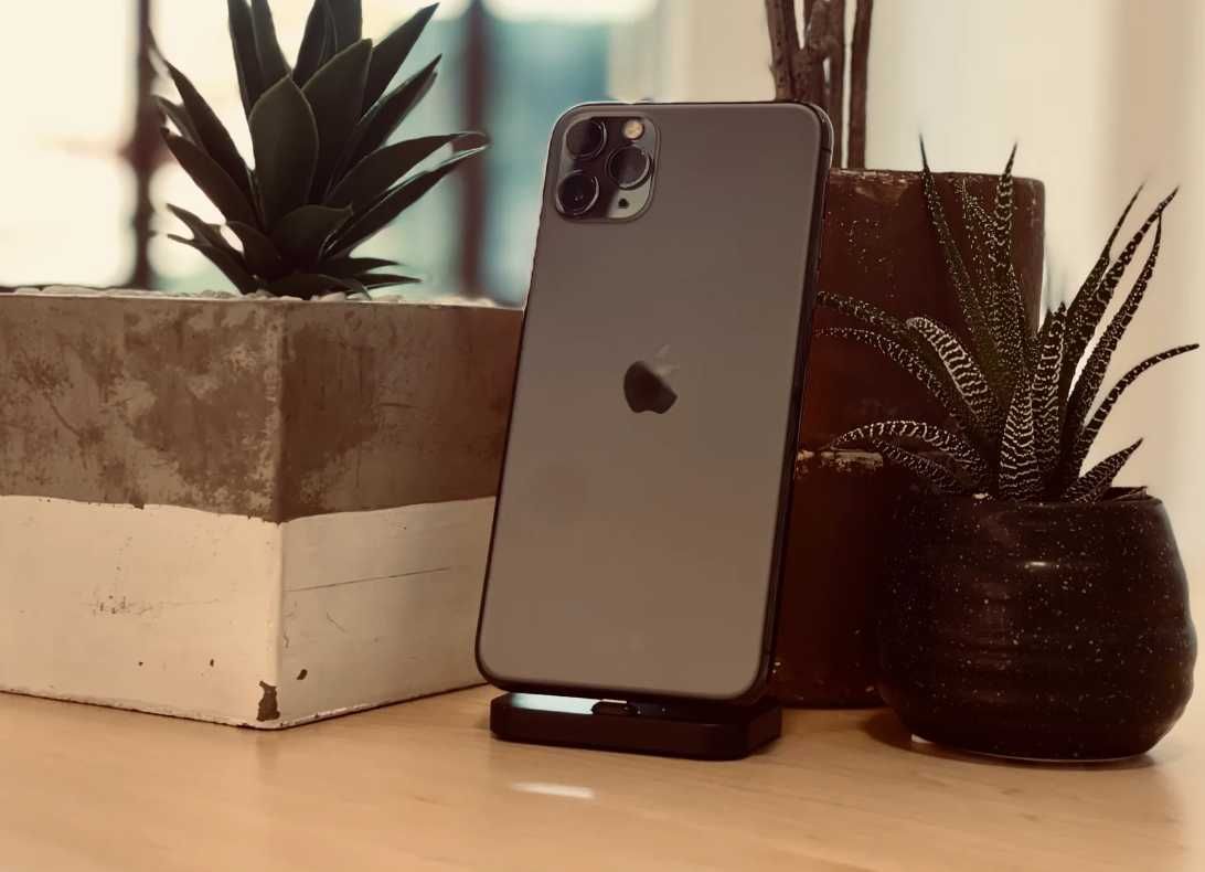 Iphone 11 pro max 64GB Цял комлект!