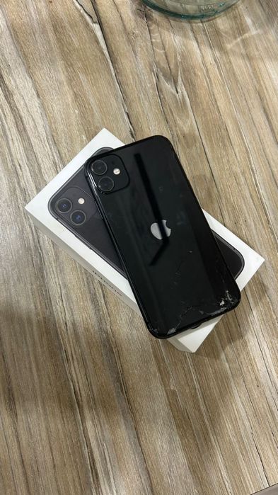 Продам Iphone 11