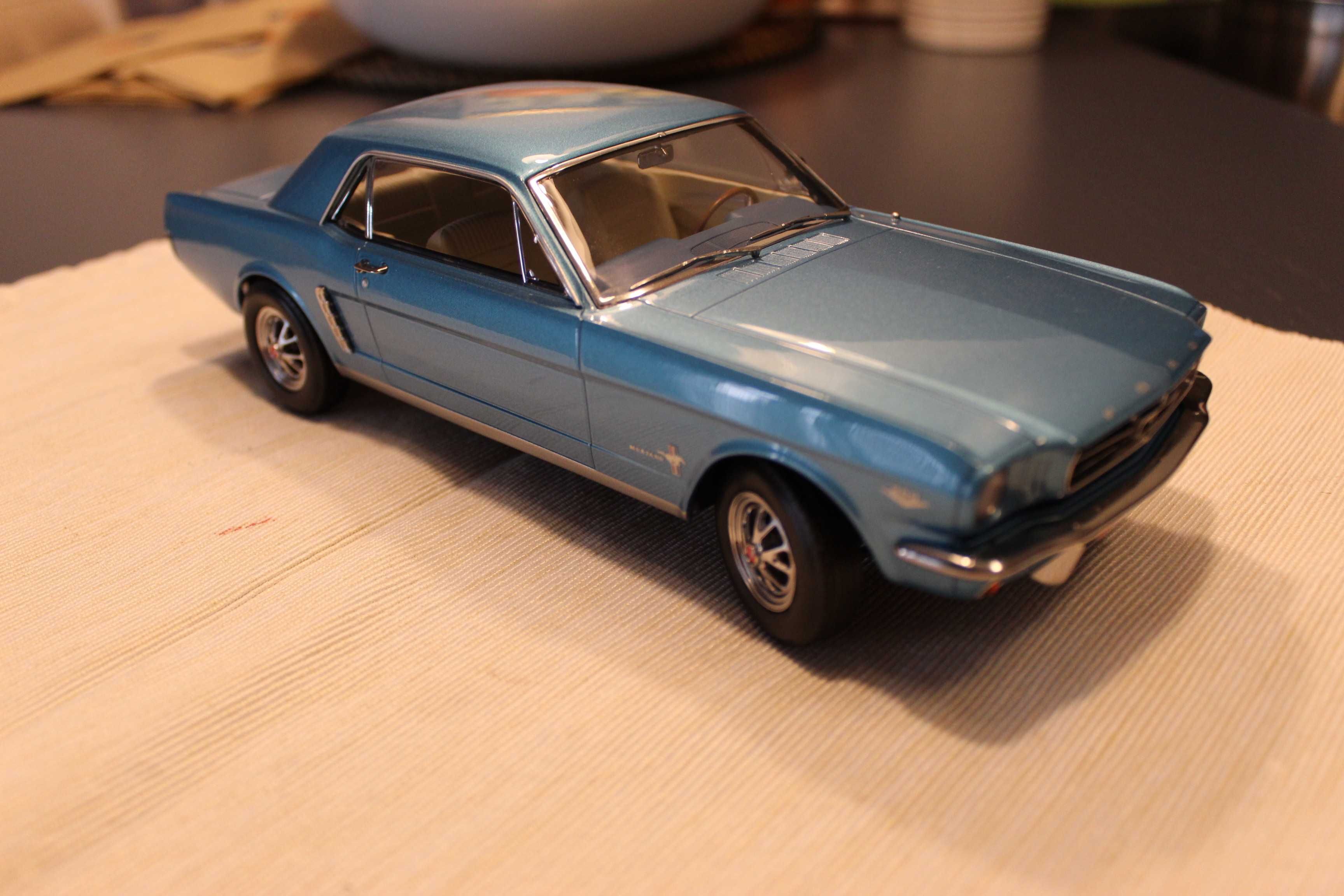 Ford Mustang Hardtop Coupe 1965 1:18 Deicast