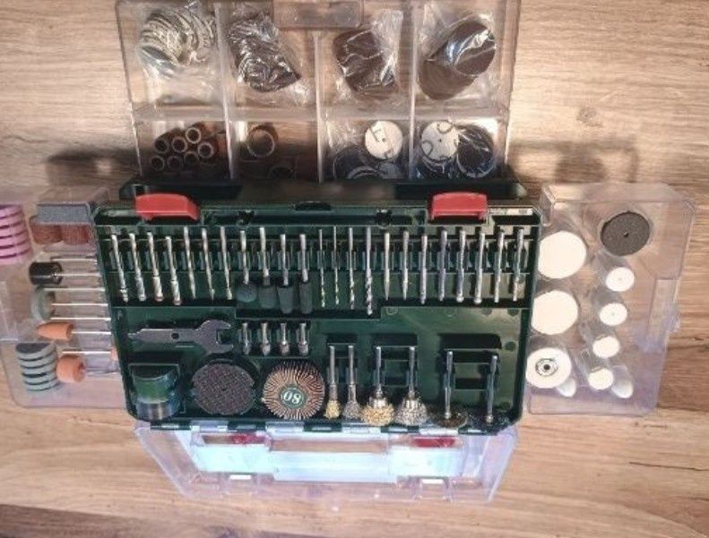 Set 349 piese pentru mașina de găurit și șlefuit fin
Predare Braaov