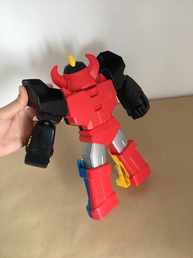 Robot Hasbro - plastic dur