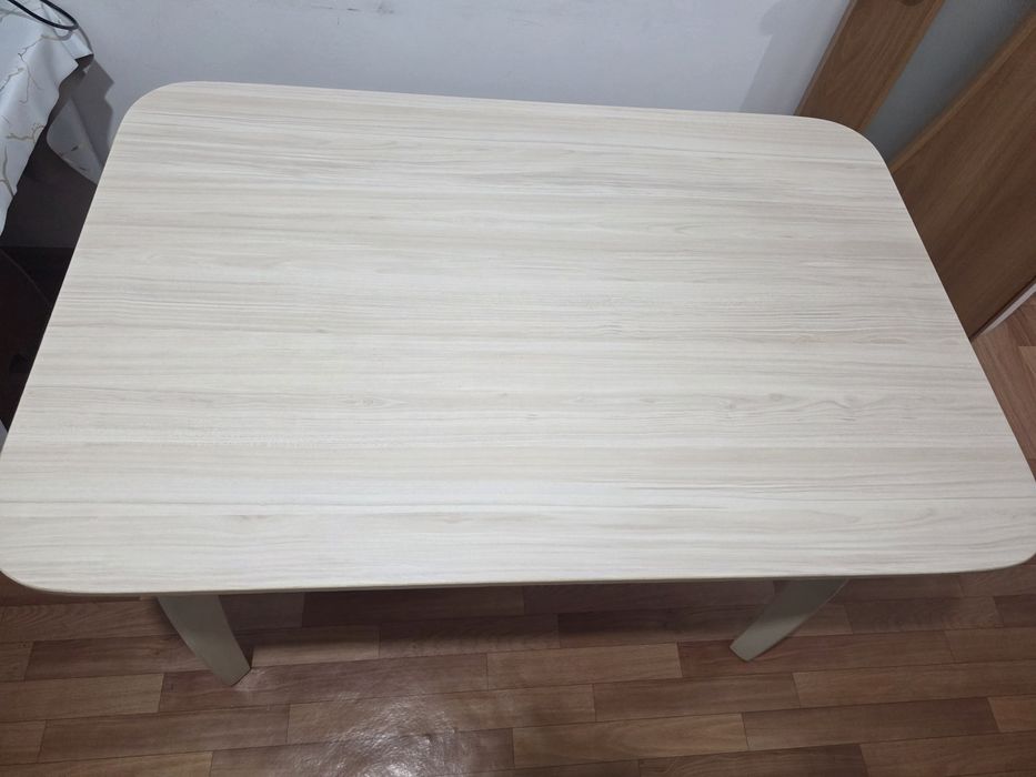 Продам кухонный стол