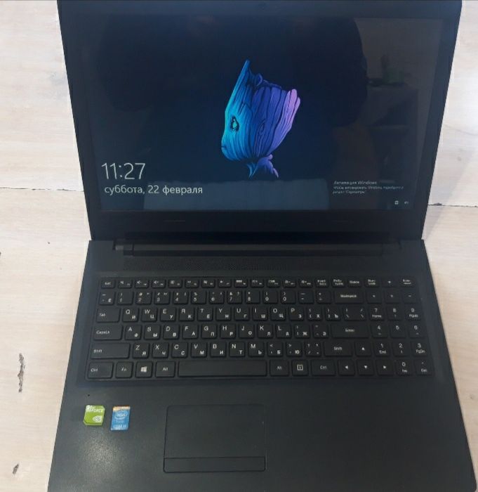 Ноутбук Lenovo .