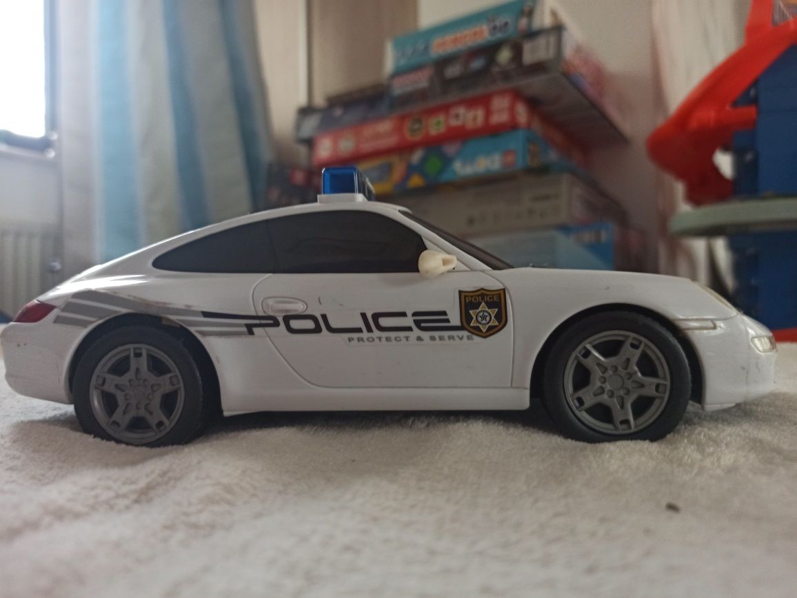 Mașina politie cu baterii