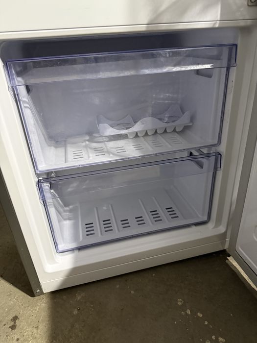 Продется холодильник Beko 250л/158см как новый ! Гарантия 6 мес.