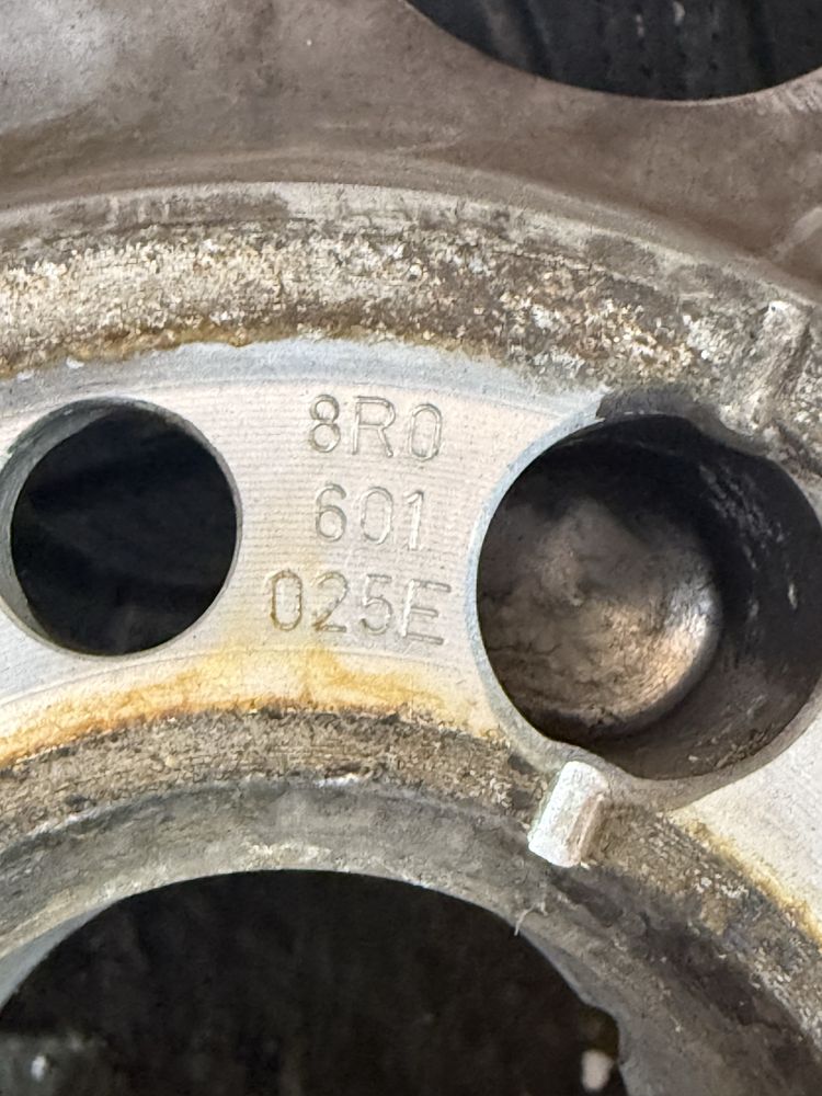Джанти с гуми 235.65.17 DUNLOP audi q5  оригинални