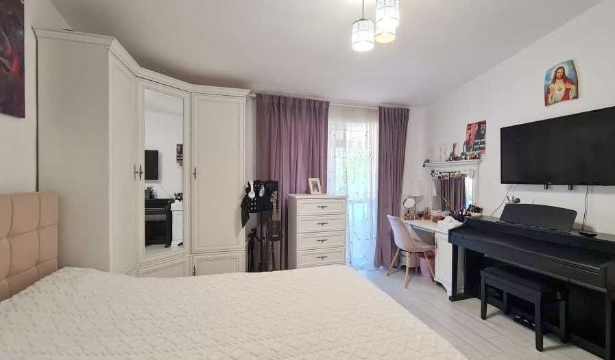 Casă modernă cu 5 camere și 4 băi, aproape de Poiana Brașov