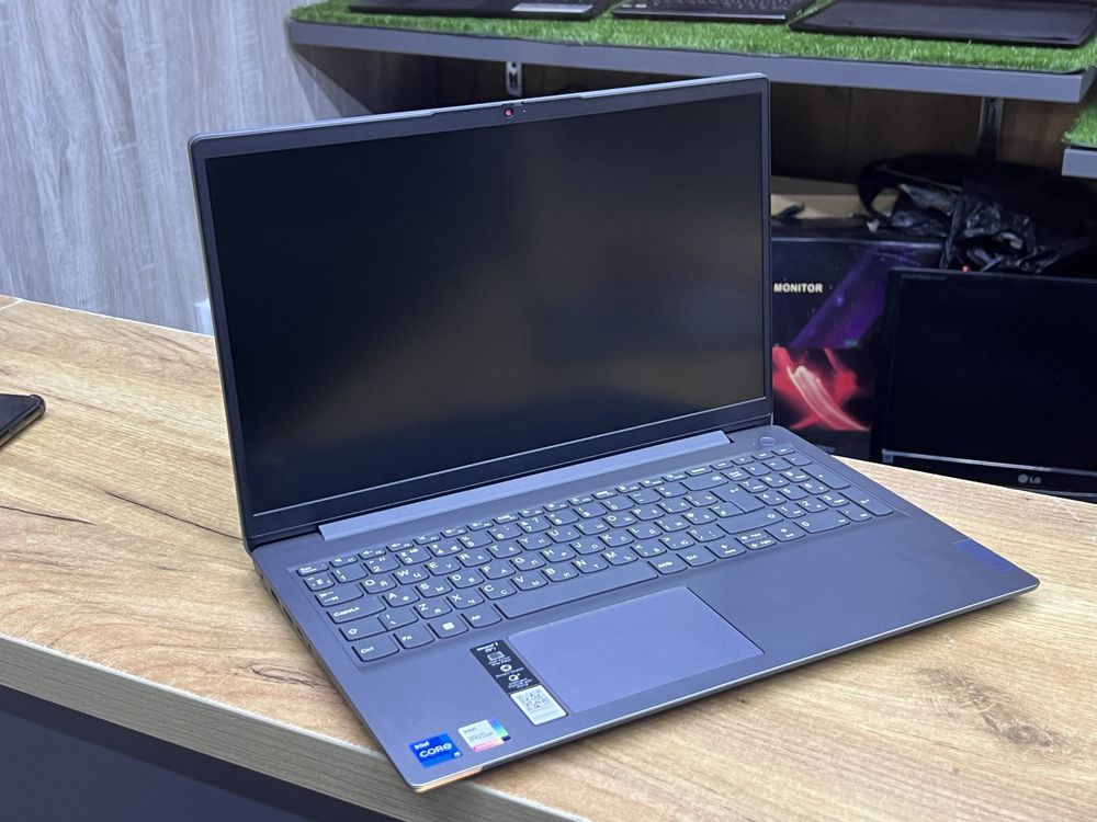 Noutbuk Lenovo ideapad 3