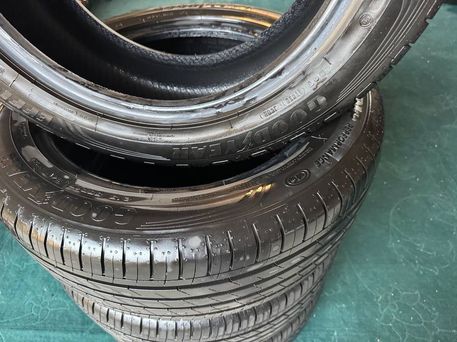 Good year 215/55/17