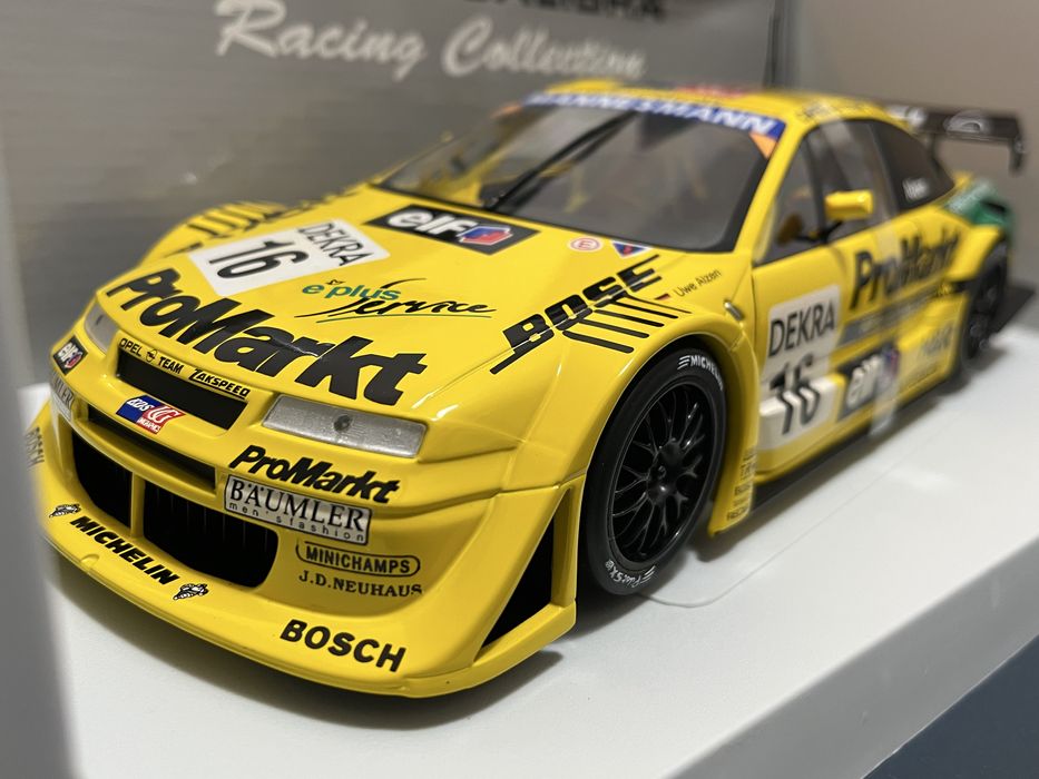 macheta Opel Calibra 1:18 UT Models noua