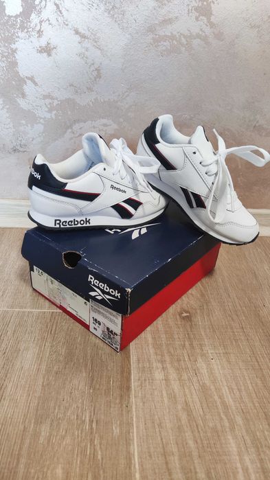 Детски маратонки Reebok - чисто нови, номер 30