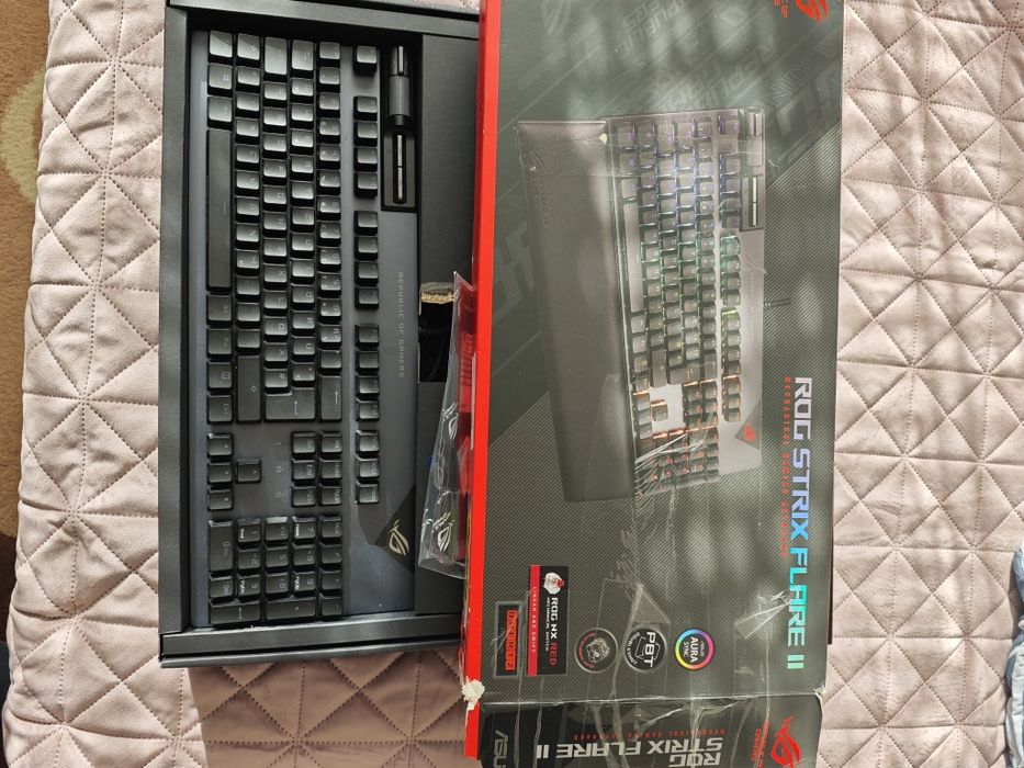 Геймърски клавиатури Asus ROG Azoth Keychron Endorfy Royal Kludge