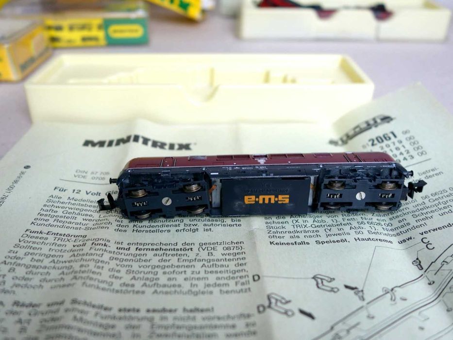 Комплект влакчета и вагони TRIX