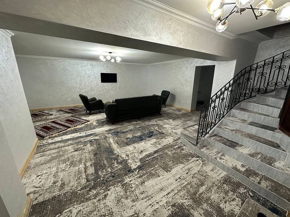 Oqtoshdan dacha sotiladi