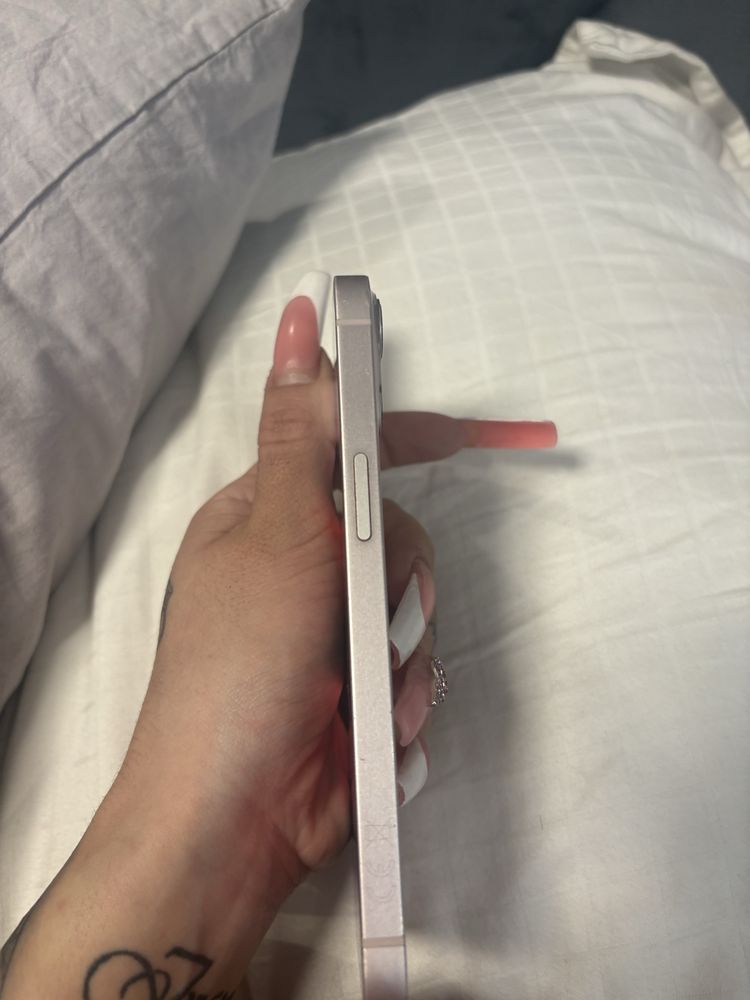 телефон iphone 13