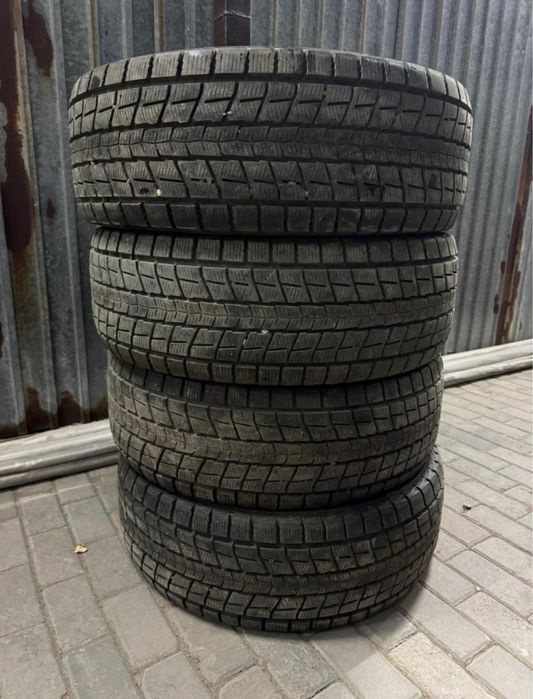 Продам зимнише шины
