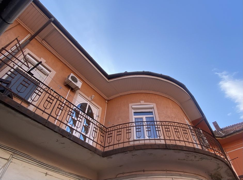 Apartament pe V. Alecsandri cu Pivniță de 35 mp !!