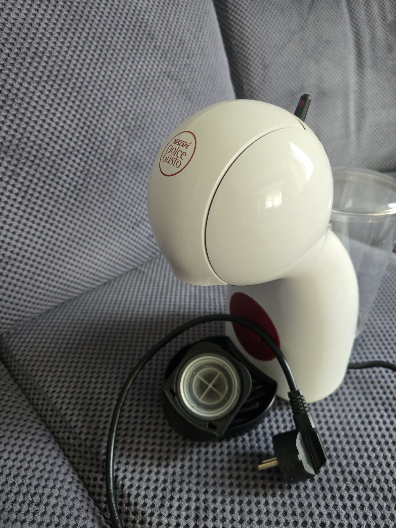 2 кафе машини dolce gusto работят добре