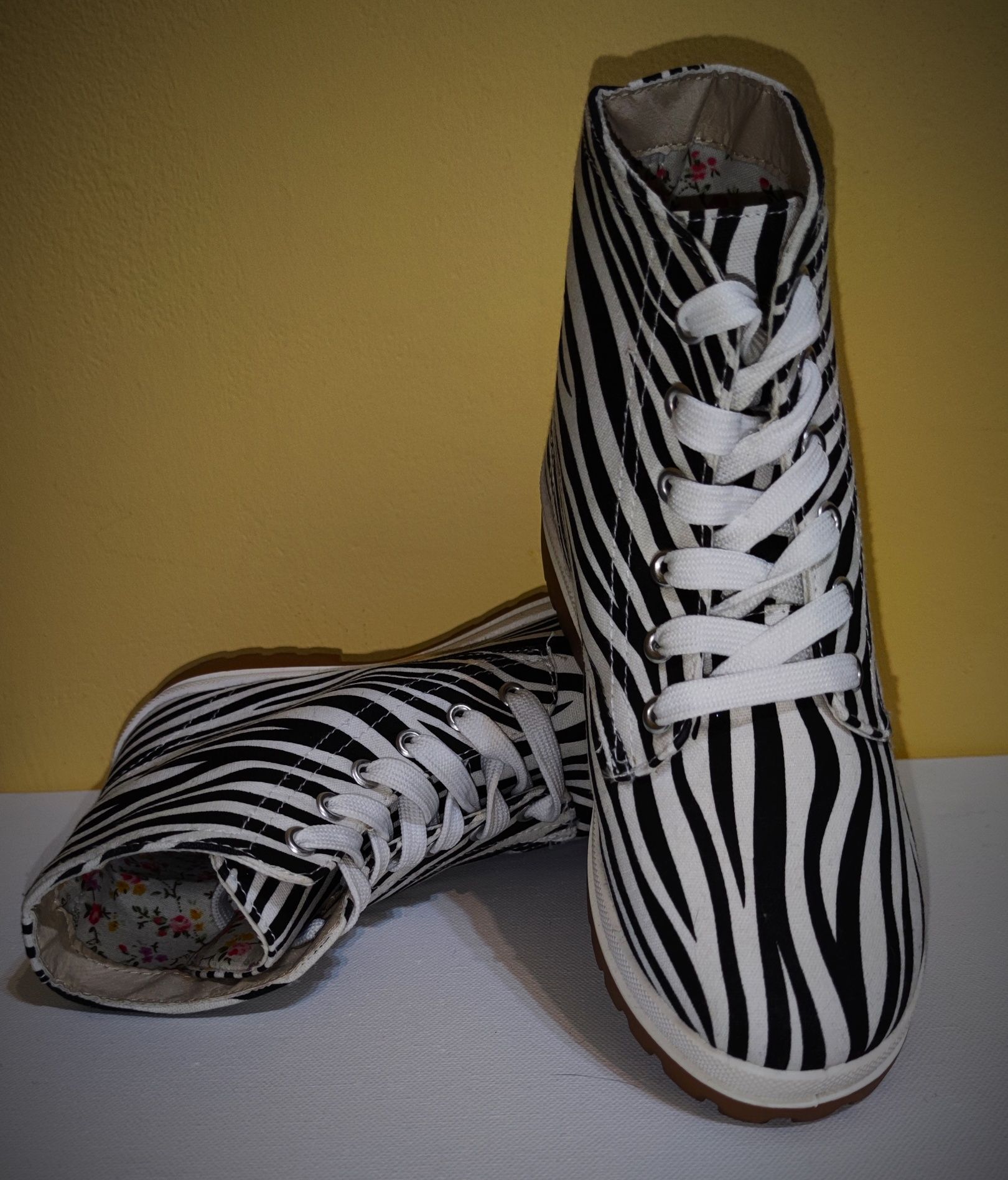 Bocanci/ Ghete animal print- zebra (36)