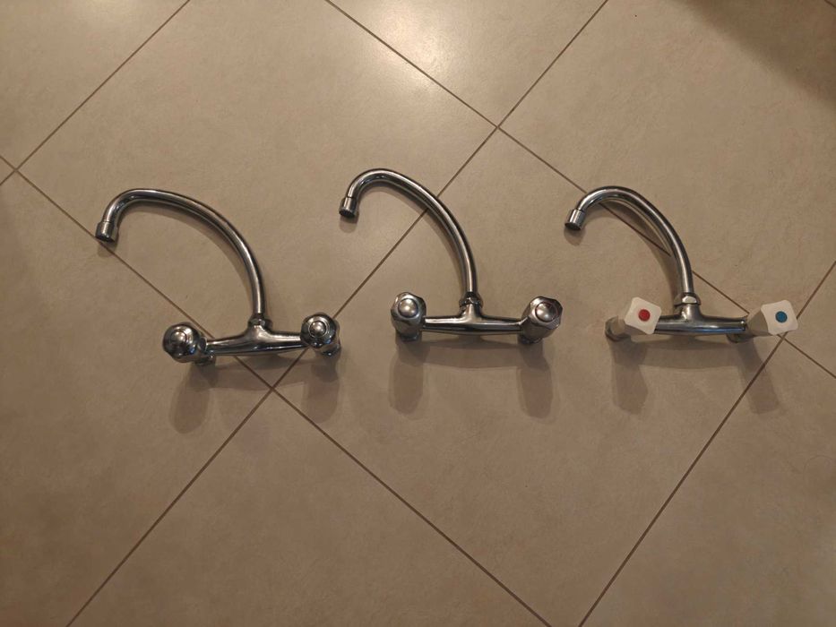 Продавам 3 броя смесители за кухня и баня