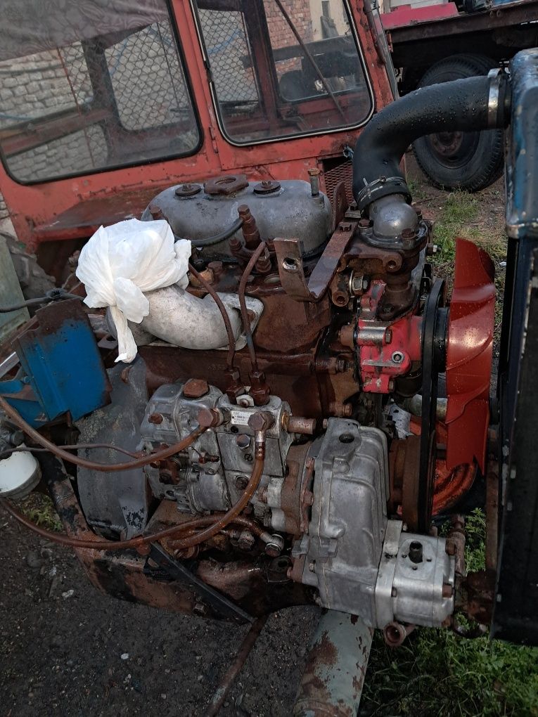 Motor ptr. tractor în 2 pistoane FIAT - 300