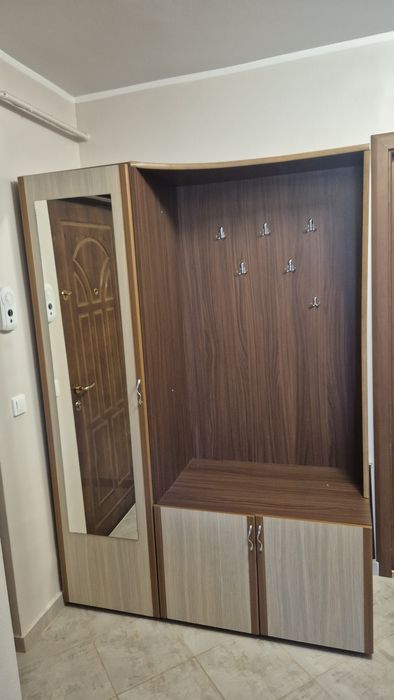 Cuier hol cu spatial de depozitare