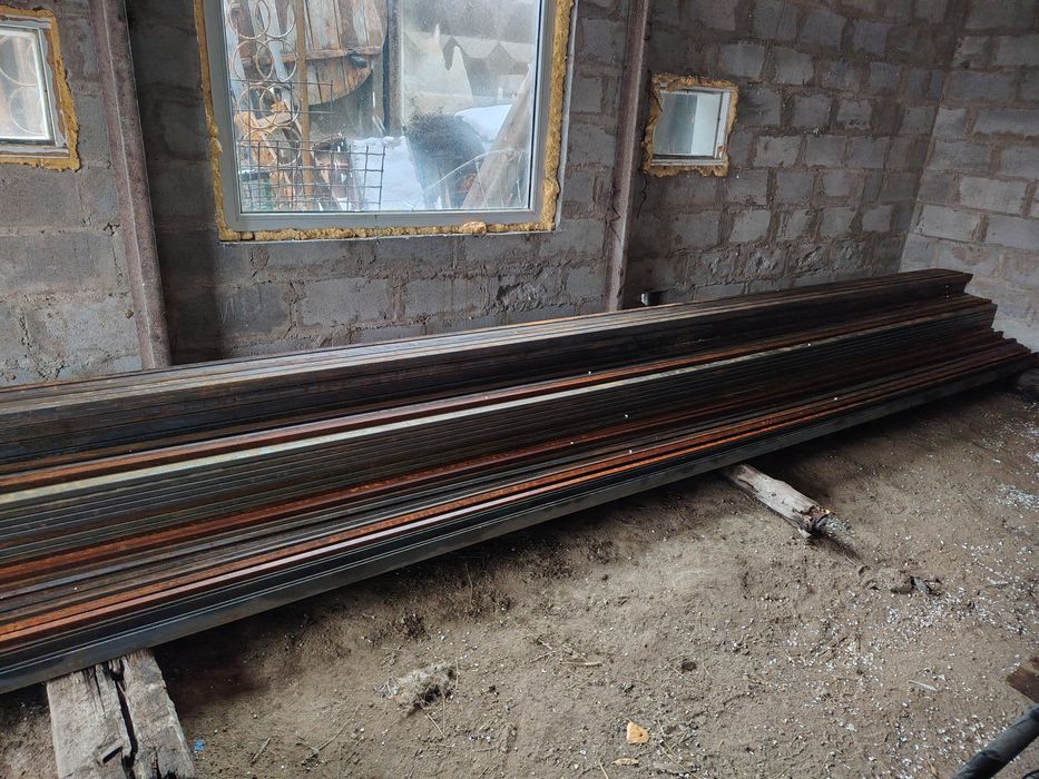 Продам профтрубы разного диаметра, листы на продаже.