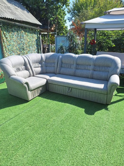 Уголок мягкий бу