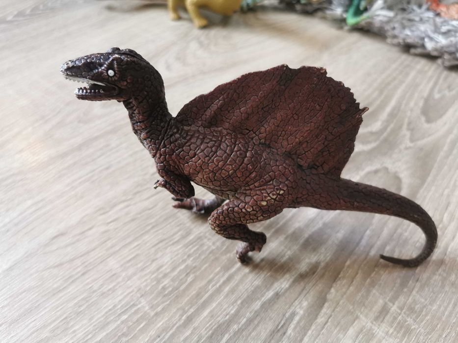 Продавам детски играчки за момче Динозаври, домашни животни