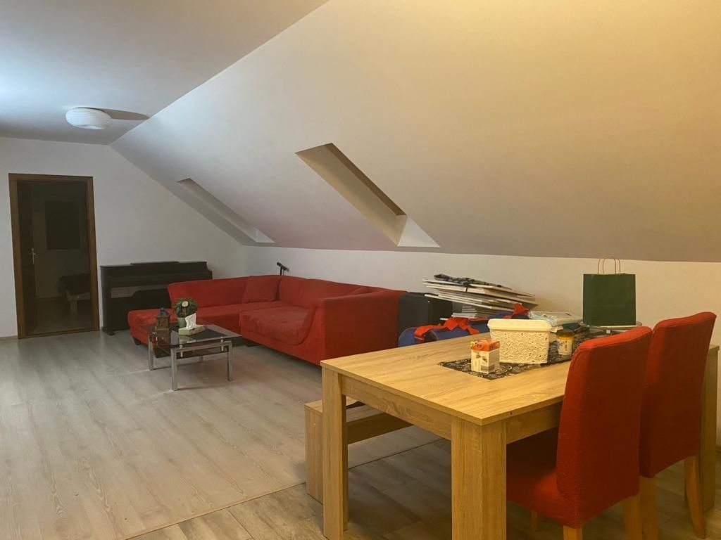Inchiriez apartament zona Calea Dumbravii