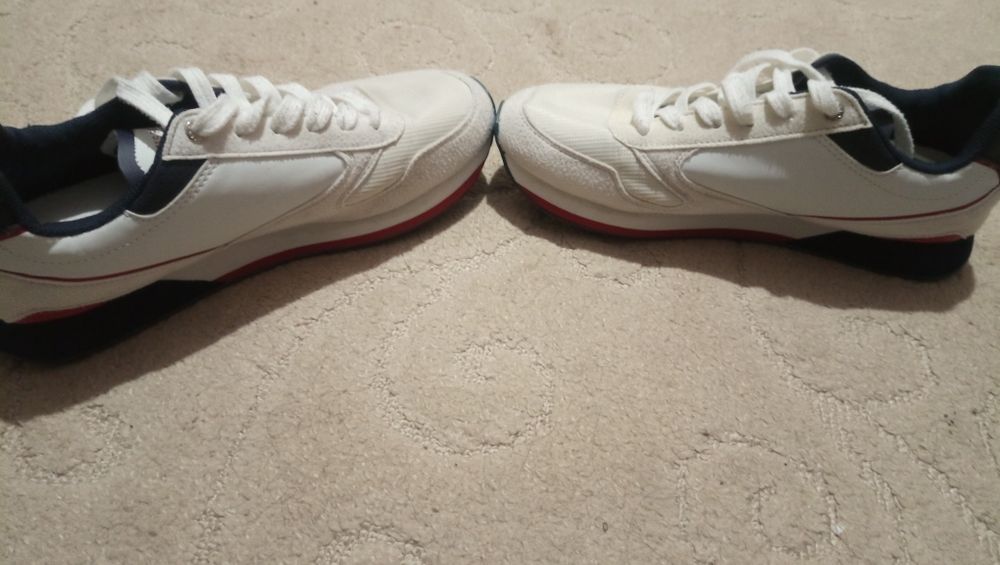 Маратонки 42 номер