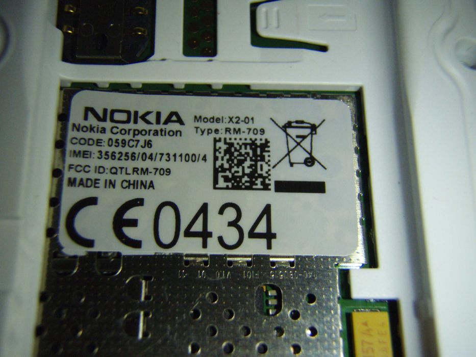 Nokia X2-01, functional in orice retea,  nou la cutie cu accesorii