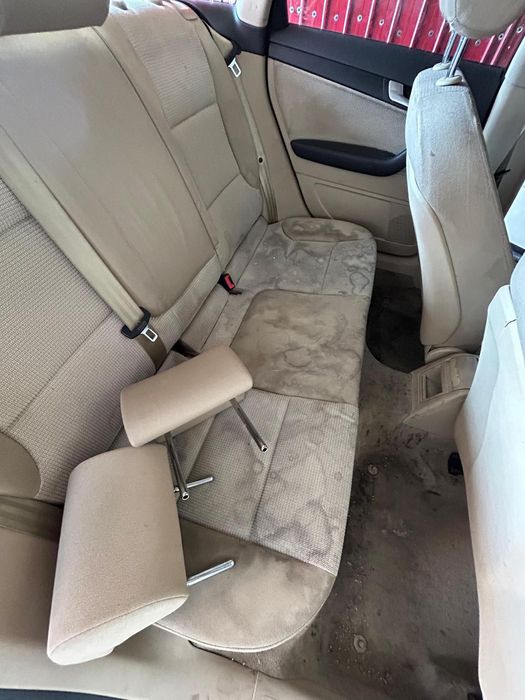 Curatare tapiterie auto