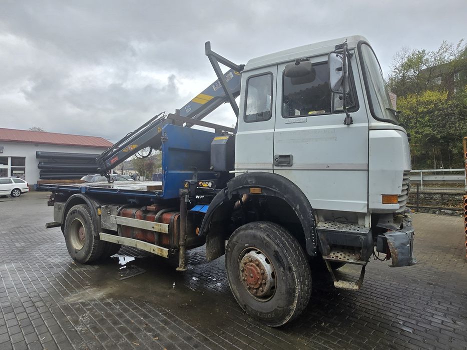 Iveco Magirus 4x4 cu macara