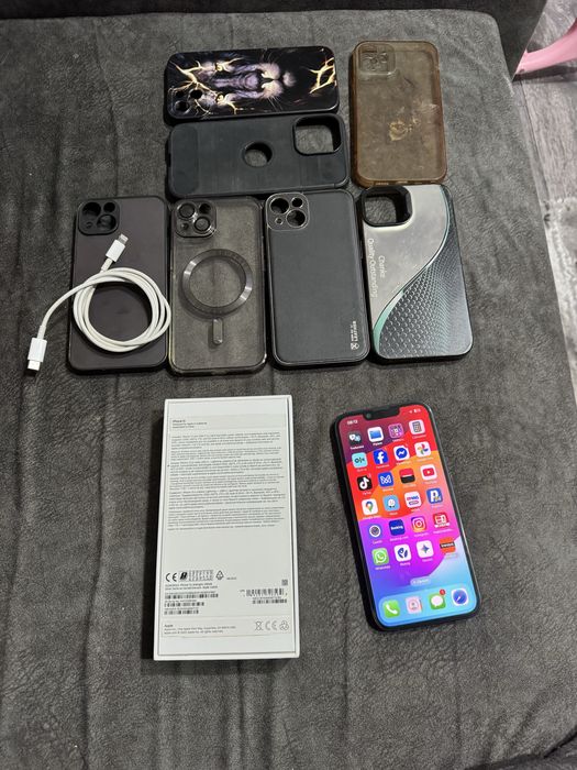 Iphone 13 / 256gb liber retea la cutie impecabil achizitionat de nou