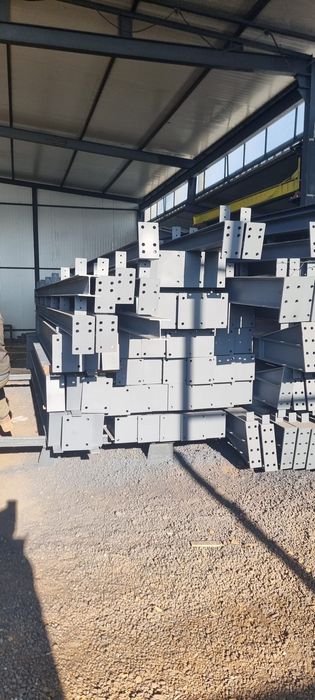 Vând structură metalică 10×20×4h