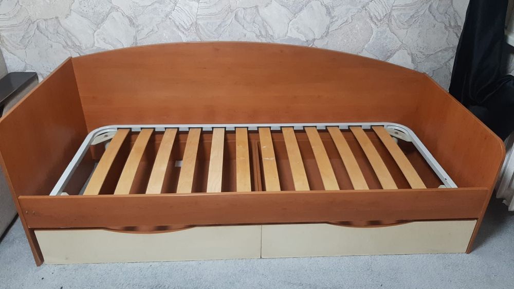 Продам кровать б/у