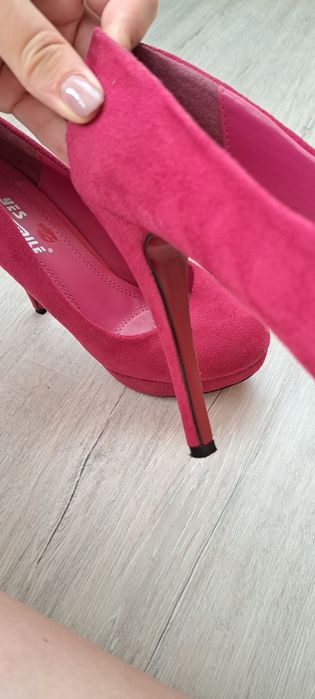 Циклаюени обувки с ток