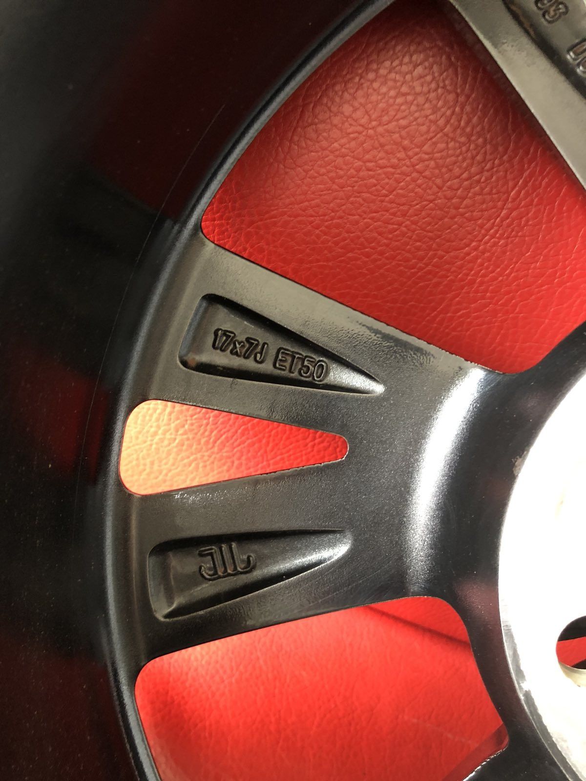 Оригинални джанти за Toyota Auris 17 cola