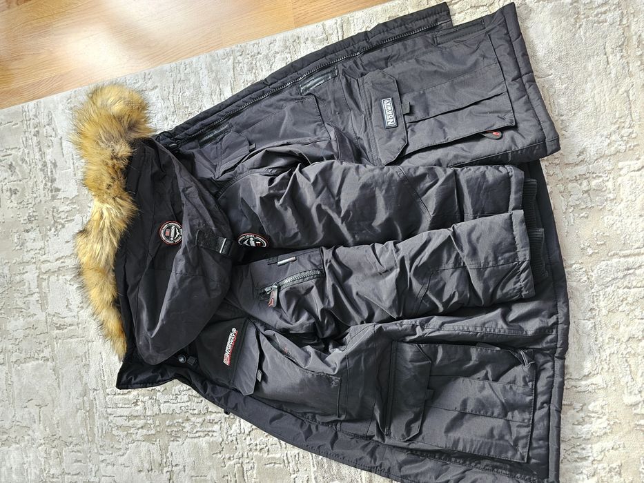 Vând Geaca batbati mărimea S noua