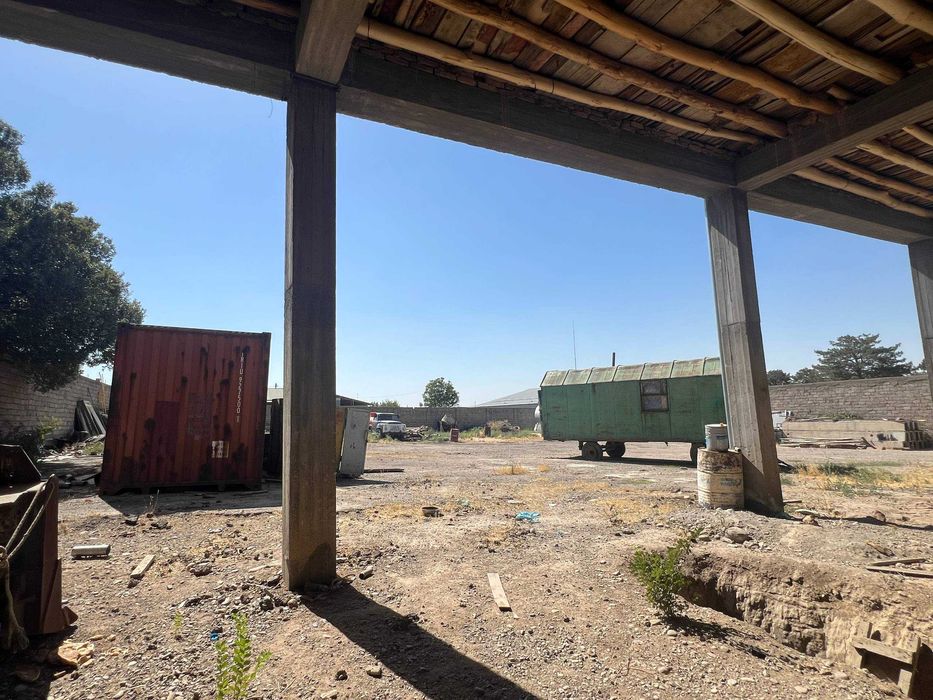 Продается гараж с участком 20 соток, кадастр есть, Garaj sotiladi