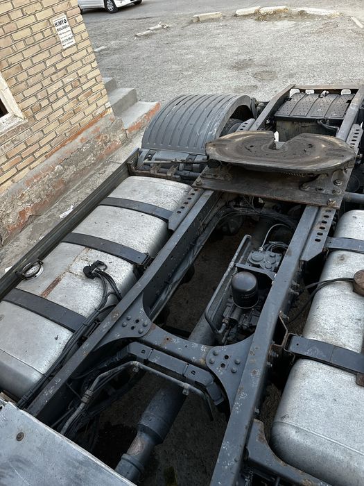 Тягач Актрос 2011 год в хорошом состаяние