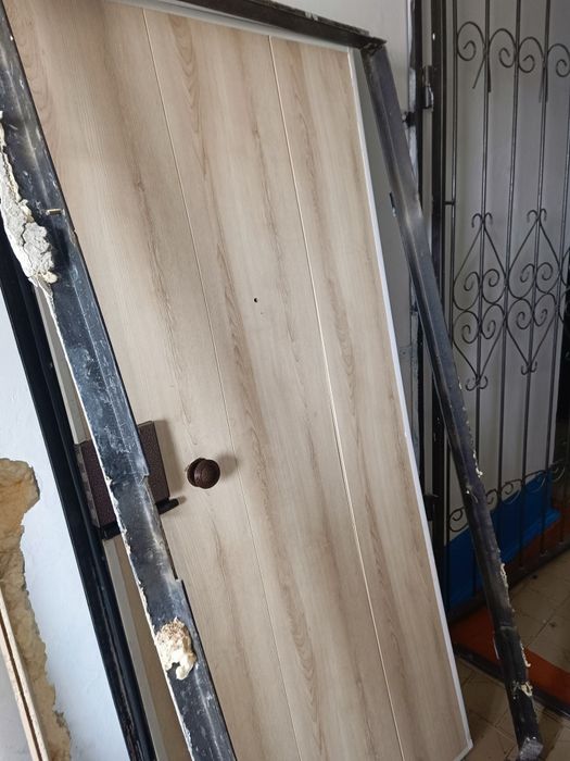 Дверь входная металлическая