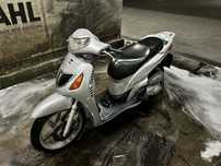 Продавам скутер Honda SH 150 4T карбуратор